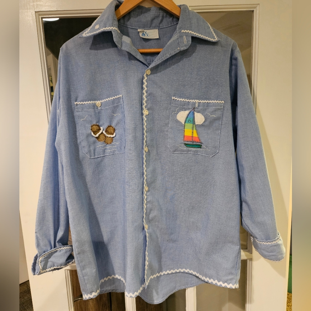 Vintage Lightweight Summer Denim Style Button Down Shirt. Size Large